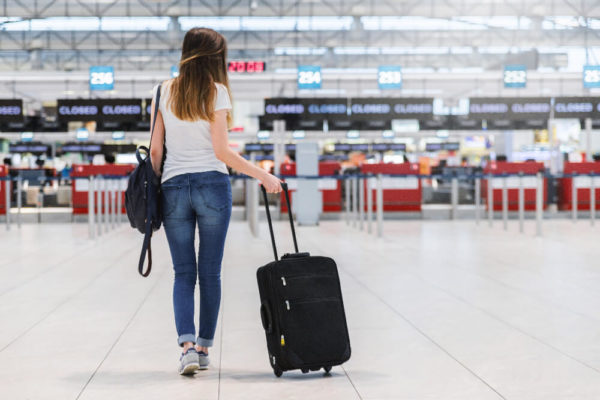 No enfermarse al viajar Mujer Aeropuerto Viaje