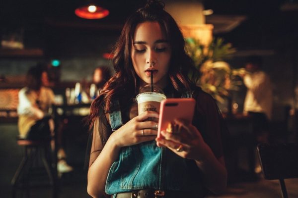 La nomofobia mujer Adicción al Smartphone