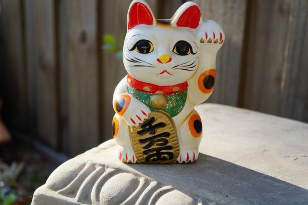 Maneki neko Amuletos de buena suerte