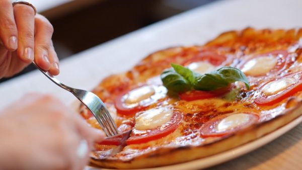 Alimentos que nunca debe comer antes de dormir